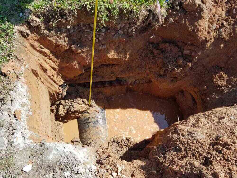 Damaged sewer line Milwaukee, WI